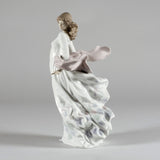 Statueta din portelan, Spring Splendor by Regino Torrijos - LLADRO Statueta din portelan, Spring Splendor by Regino Torrijos - LLADRO
