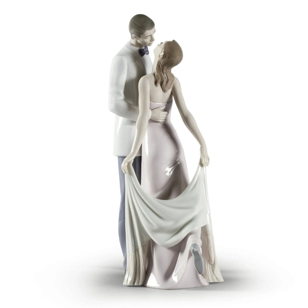 Statueta cuplu Happy Anniversary by Jose Puche - LLADRO Statueta cuplu Happy Anniversary by Jose Puche - LLADRO
