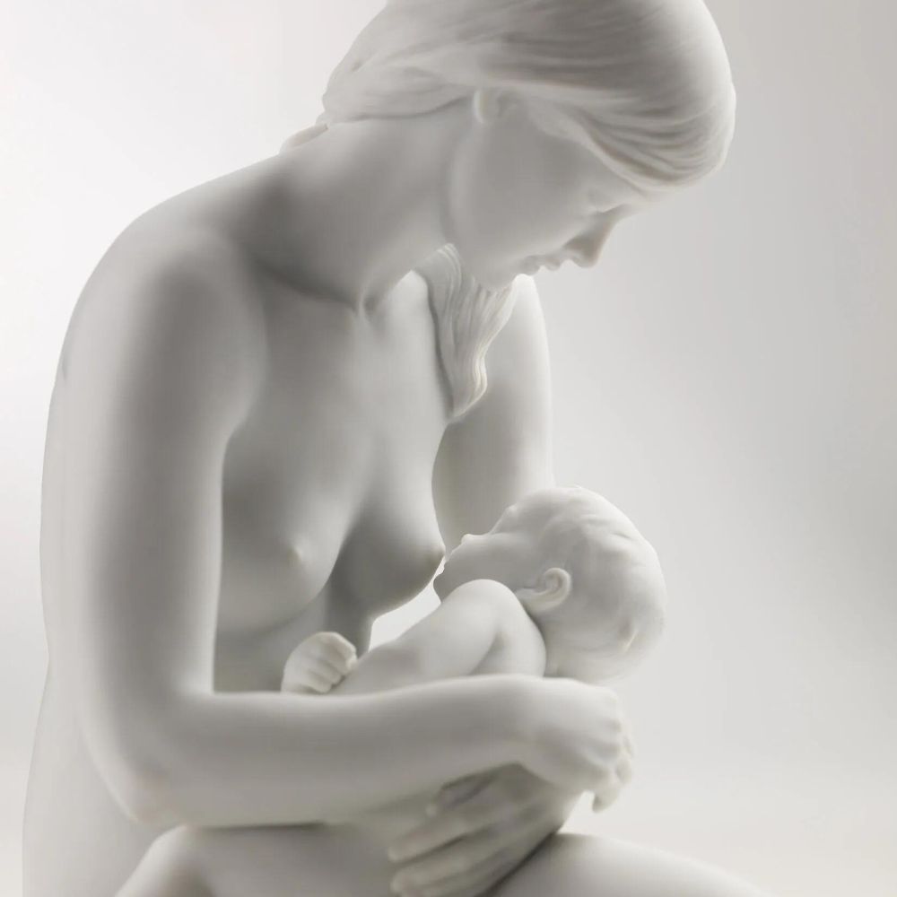 Sculptura din portelan A Nurturing Bond Mother by Ernest Massuet - LLADRO Sculptura din portelan A Nurturing Bond Mother by Ernest Massuet - LLADRO