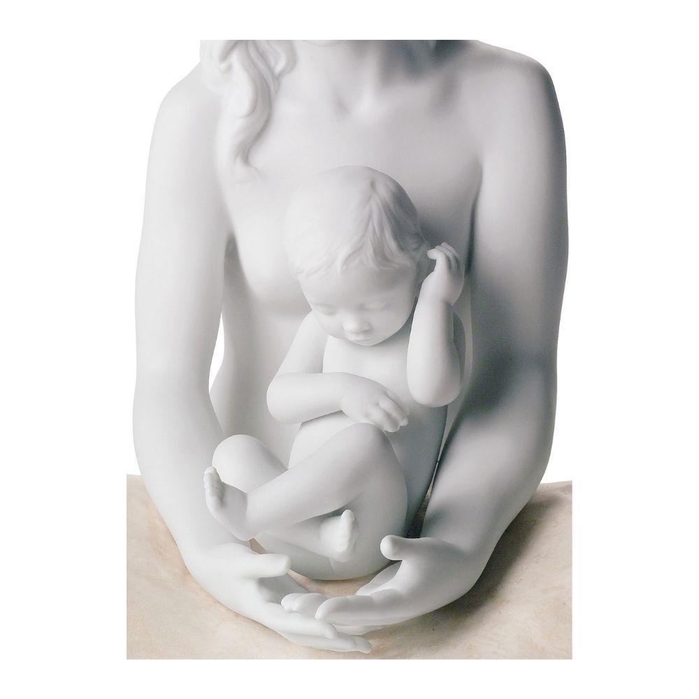 Statueta din portelan, The Mother by Jose Javier Malavia - LLADRO Statueta din portelan, The Mother by Jose Javier Malavia - LLADRO