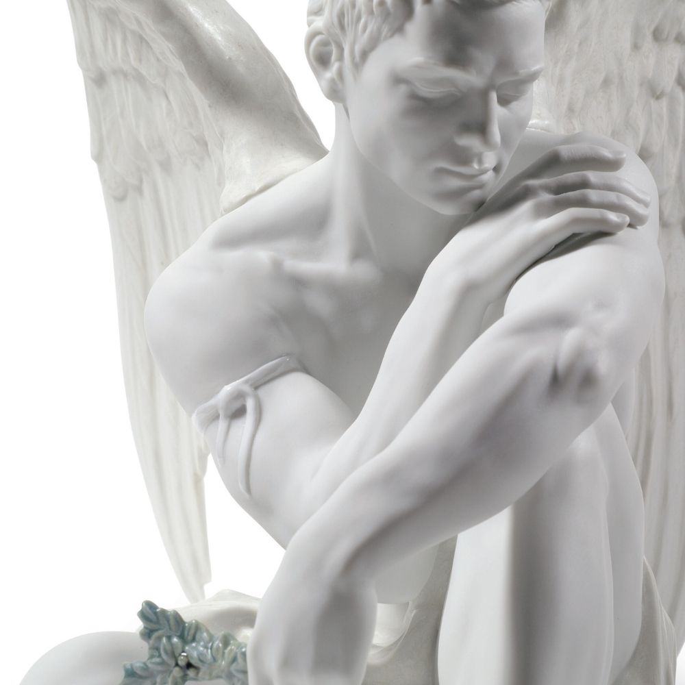 Sculptura din portelan, Protective Angel by Ernest Massuet - LLADRO Sculptura din portelan, Protective Angel by Ernest Massuet - LLADRO