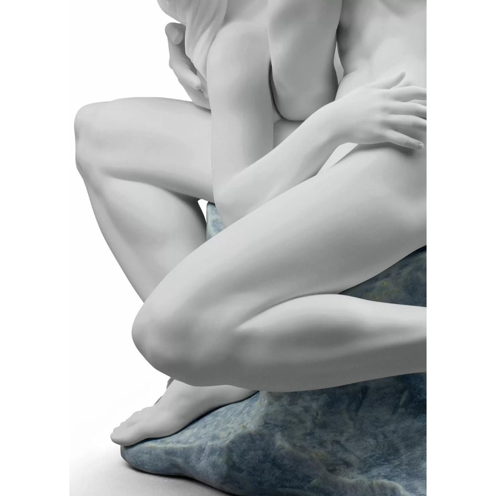 Statueta Passionate Kiss by Joseph Louis Santes - LLADRO Statueta Passionate Kiss by Joseph Louis Santes - LLADRO