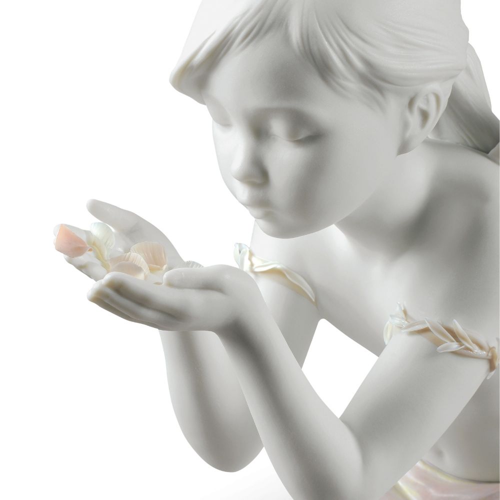 Sculptura din portelan, A Fantasy Breath Angel by Ernest Massuet - LLADRO Sculptura din portelan, A Fantasy Breath Angel by Ernest Massuet - LLADRO