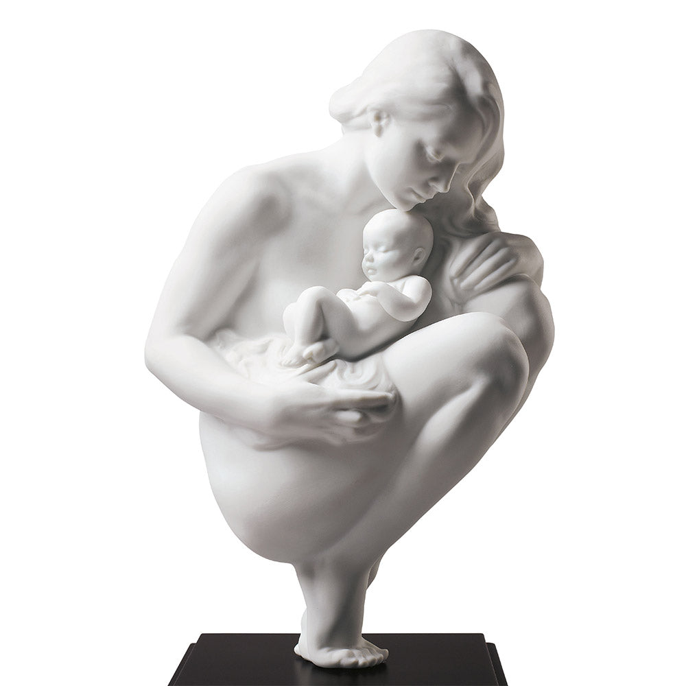 Sculptura Loves Bond Mother by Raul Rubio - LLADRO Sculptura Loves Bond Mother by Raul Rubio - LLADRO