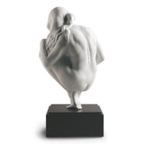 Sculptura Loves Bond Mother by Raul Rubio - LLADRO Sculptura Loves Bond Mother by Raul Rubio - LLADRO