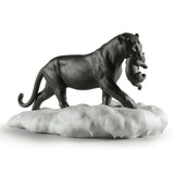 Sculptura din portelan, Pantera neagra cu pui by Ernest Massuet - LLADRO Sculptura din portelan, Pantera neagra cu pui by Ernest Massuet - LLADRO