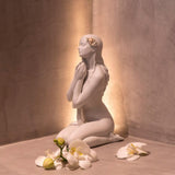 Sculptura din portelan Inner Peace Woman by Ernest Massuet - LLADRO Sculptura din portelan Inner Peace Woman by Ernest Massuet - LLADRO