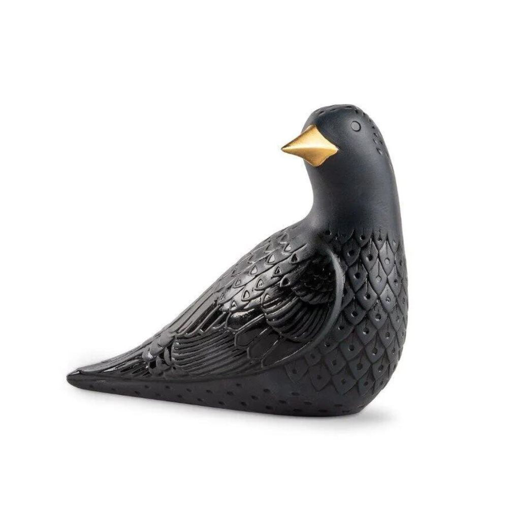 Sculptura din portelan, Black Starling II by Dept. Diseno y Decoracion - LLADRO Sculptura din portelan, Black Starling II by Dept. Diseno y Decoracion - LLADRO