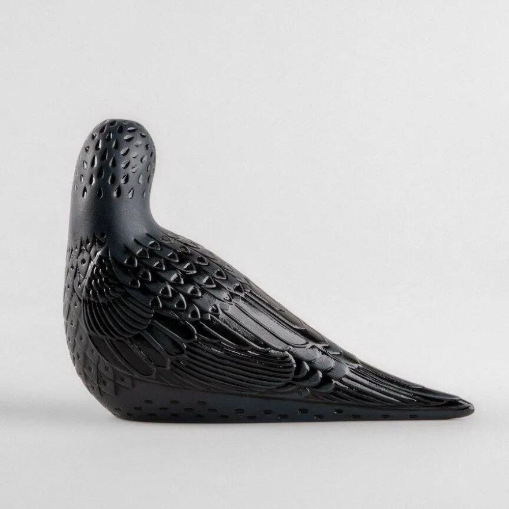Sculptura din portelan, Black Starling II by Dept. Diseno y Decoracion - LLADRO Sculptura din portelan, Black Starling II by Dept. Diseno y Decoracion - LLADRO