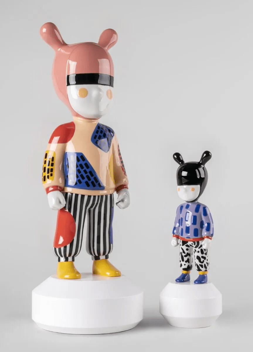 Sculptura din portelan, 30 cm, The Guest by Camille Walala - LLADRO Sculptura din portelan, 30 cm, The Guest by Camille Walala - LLADRO