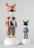 Sculptura din portelan, 30 cm, The Guest by Camille Walala - LLADRO Sculptura din portelan, 30 cm, The Guest by Camille Walala - LLADRO