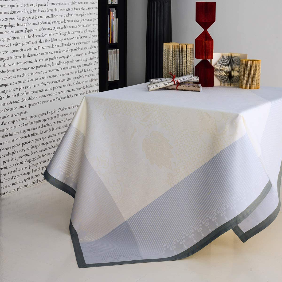 Fata de masa, 175 x 250 cm, gri, colectia Palais Persan - JACQUARD FRANCAIS Fata de masa, 175 x 250 cm, gri, colectia Palais Persan - JACQUARD FRANCAIS