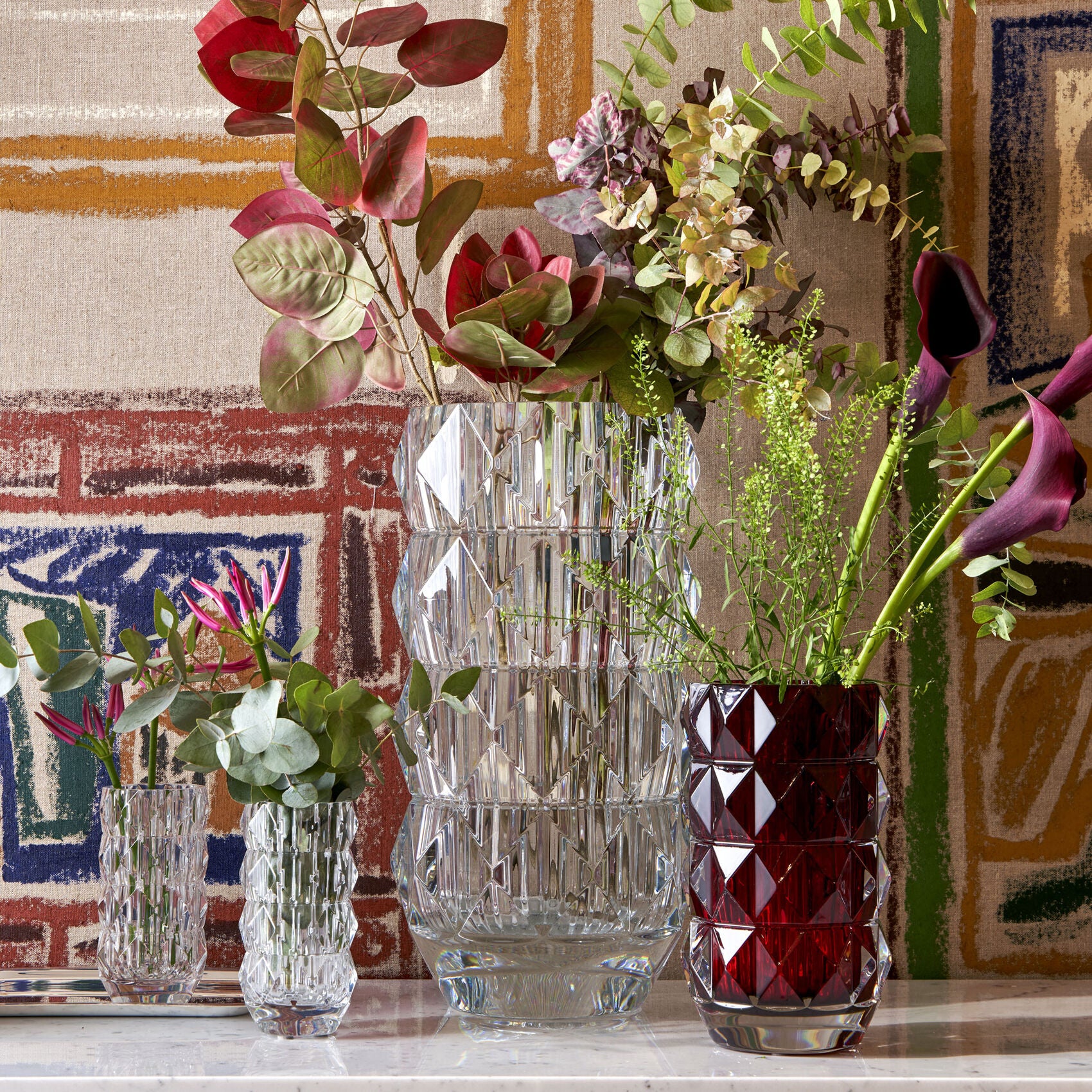 Vaza rosie din cristal, Louxor by Thomas Bastide - BACCARAT Vaza rosie din cristal, Louxor by Thomas Bastide - BACCARAT