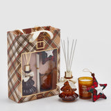 Set difuzor parfum camera 70 ml si lumanare, Pino Agrumi, maro - SIMONA'S Christmas Set difuzor parfum camera 70 ml si lumanare, Pino Agrumi, maro - SIMONA'S Christmas