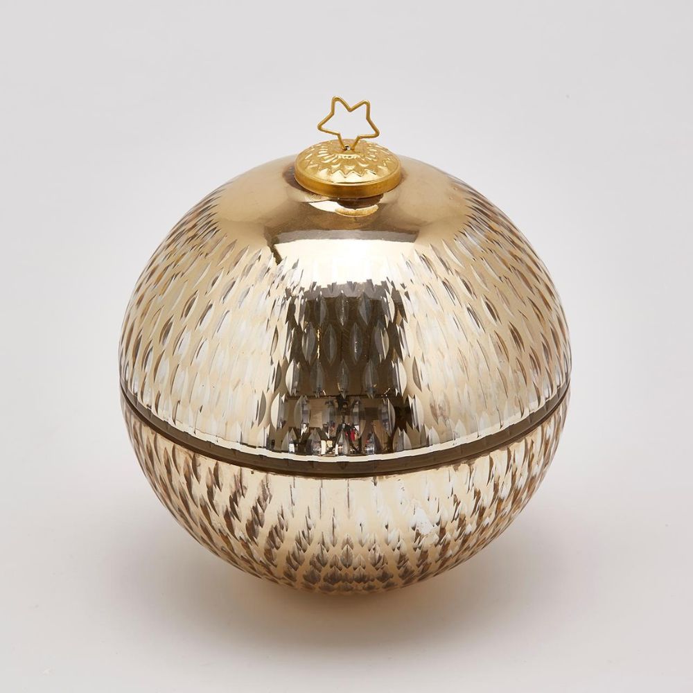Lumanare decorativa parfumata in glob auriu, 18 cm - SIMONA'S COLLECTION Lumanare decorativa parfumata in glob auriu, 18 cm - SIMONA'S COLLECTION