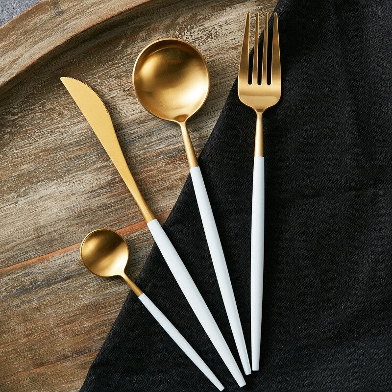 Spatula servire prajituri, placata cu aur 24 k, Goa White Gold - CUTIPOL Spatula servire prajituri, placata cu aur 24 k, Goa White Gold - CUTIPOL