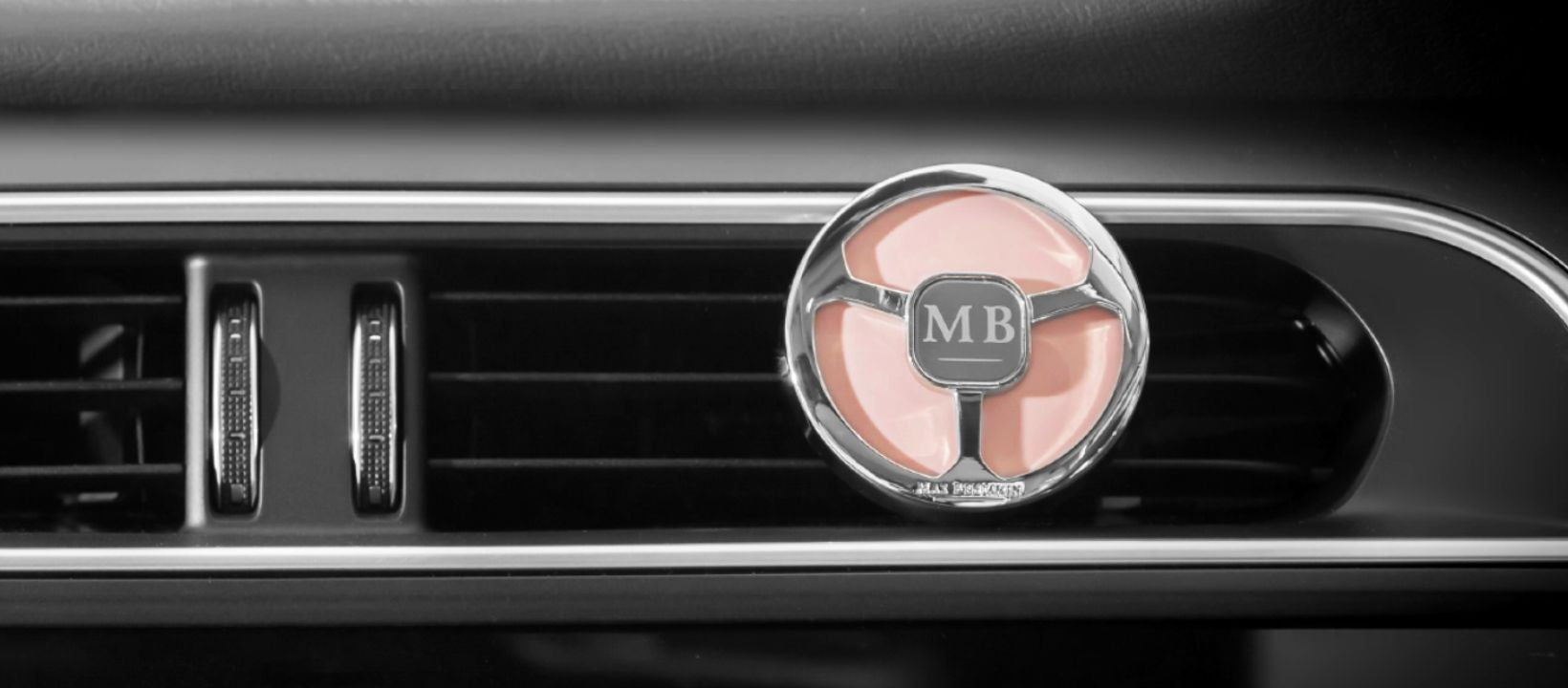 Aromatizator pentru masina, French Linen, colectia Car Fragrance - MAX BENJAMIN Aromatizator pentru masina, French Linen, colectia Car Fragrance - MAX BENJAMIN