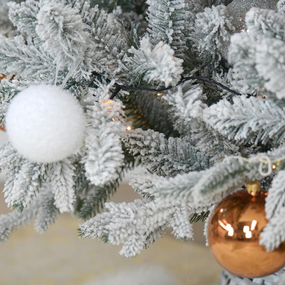 Brad artificial Flocked Renfrew, alb, 240 cm  - SIMONA'S CHRISTMAS Brad artificial Flocked Renfrew, alb, 240 cm  - SIMONA'S CHRISTMAS