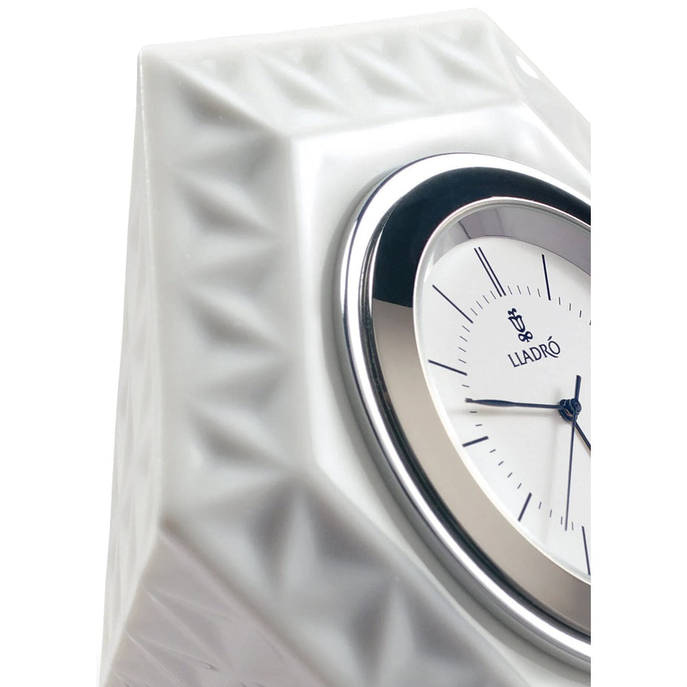 Ceas din portelan Frame Hexagonal by Dept. Diseno y Decoracion - LLADRO Ceas din portelan Frame Hexagonal by Dept. Diseno y Decoracion - LLADRO