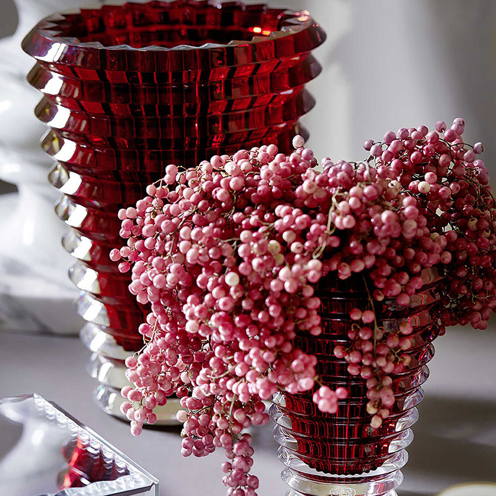 Vaza rotunda rosie din cristal, 15 cm, Eye by Nicolas Triboulot - BACCARAT Vaza rotunda rosie din cristal, 15 cm, Eye by Nicolas Triboulot - BACCARAT