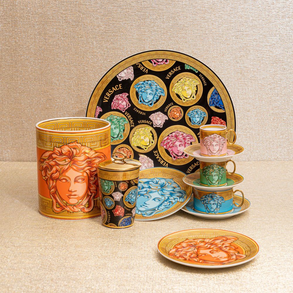 Scrumiera din portelan, 13 cm, Medusa Amplified Golden Coin - VERSACE Scrumiera din portelan, 13 cm, Medusa Amplified Golden Coin - VERSACE