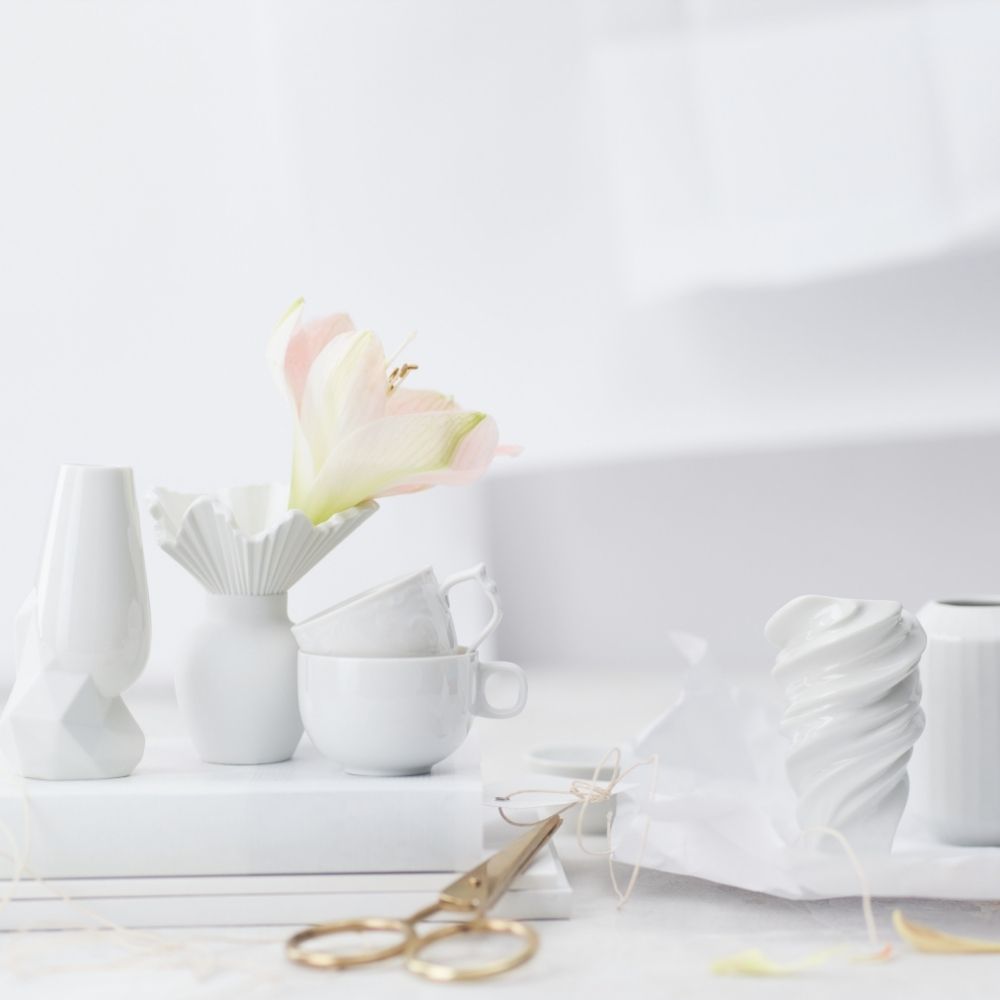 Vaza alba din portelan, 11 cm, Squall White by Cedric Ragot - ROSENTHAL Vaza alba din portelan, 11 cm, Squall White by Cedric Ragot - ROSENTHAL