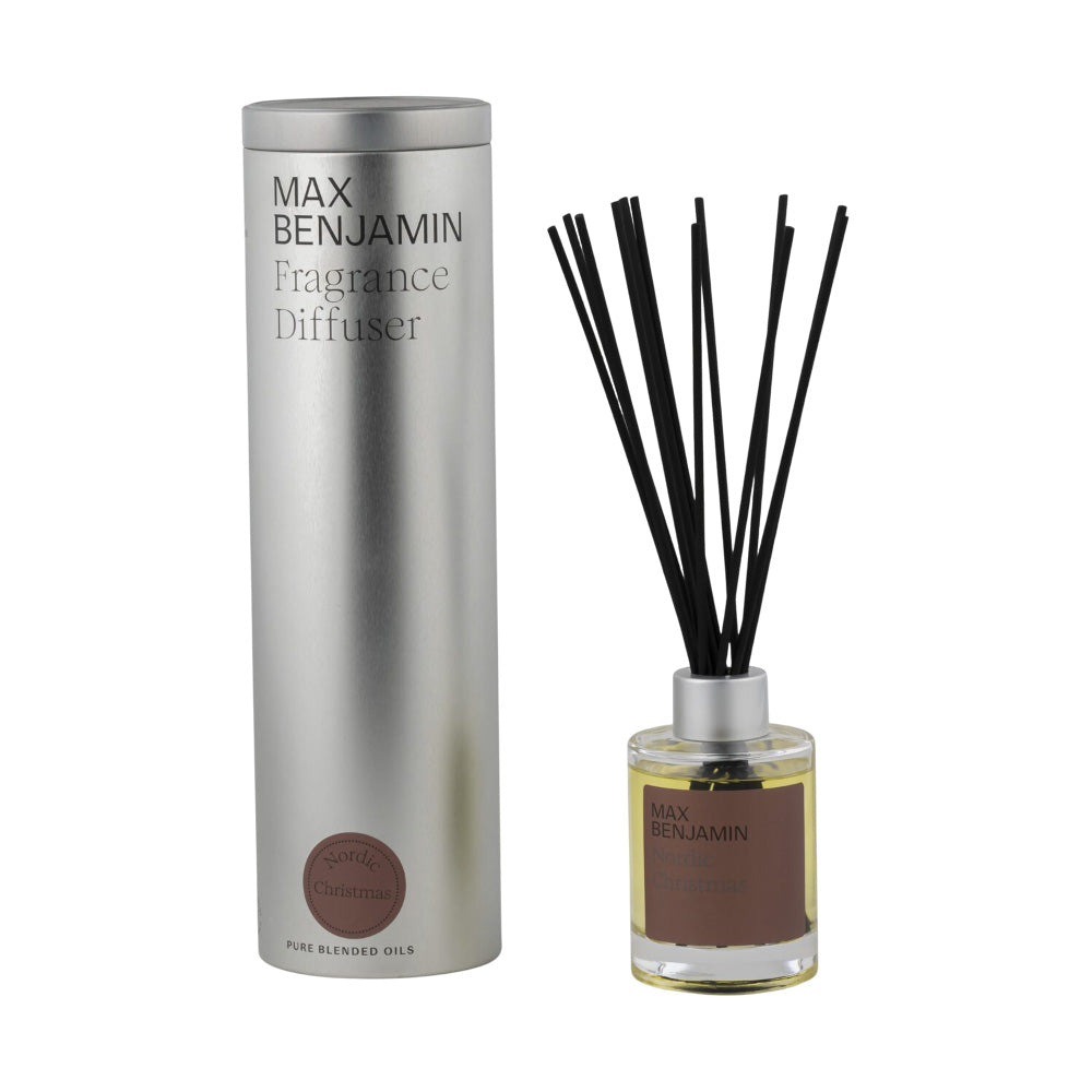 Difuzor esenta parfumata cu betisoare, cutie metalica, 100 ml, Nordic Christmas, Discovery - MAX BENJAMIN Difuzor esenta parfumata cu betisoare, cutie metalica, 100 ml, Nordic Christmas, Discovery - MAX BENJAMIN