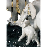 Sculptura din portelan, Elephants on Black Rock by Dept. Diseno y Decoracion - LLADRO Sculptura din portelan, Elephants on Black Rock by Dept. Diseno y Decoracion - LLADRO