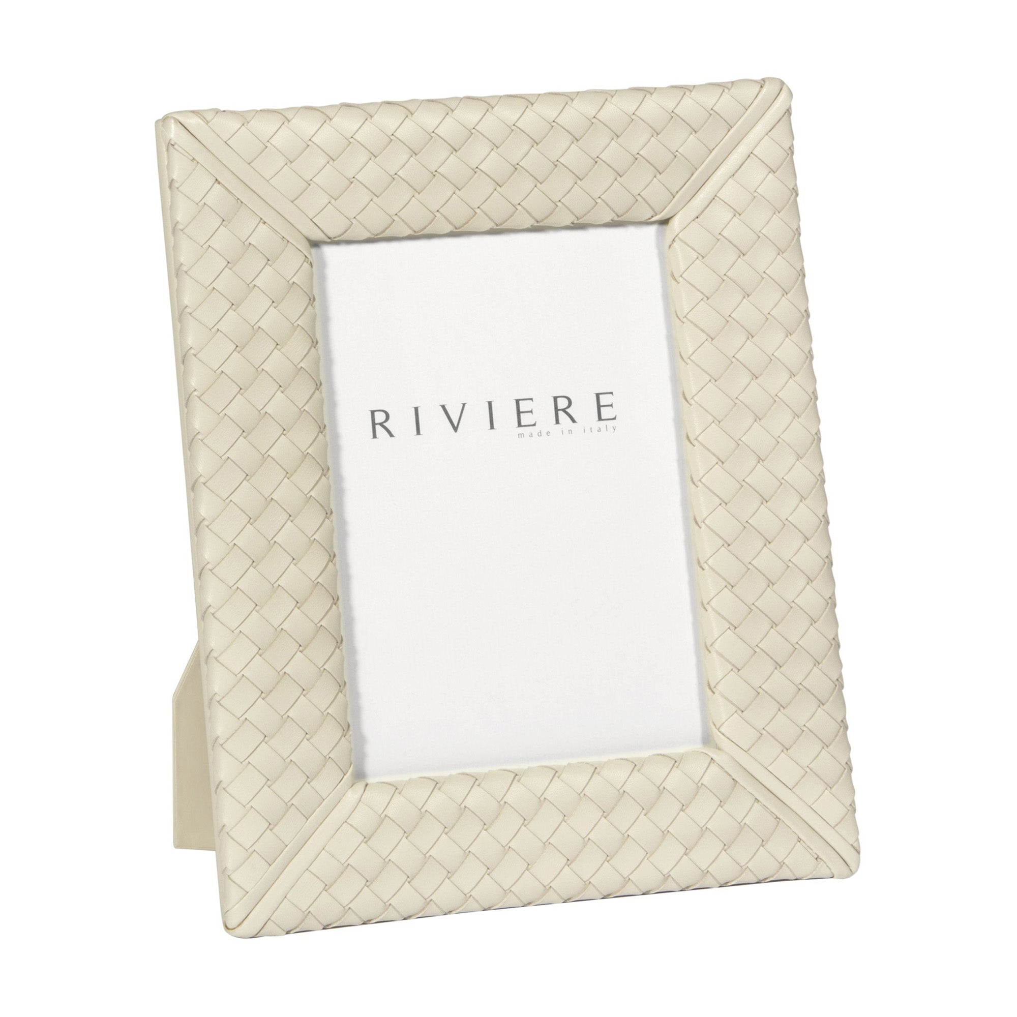 Rama foto din piele, model impletit, ivory, 18 x 24 cm, Nora - RIVIERE Rama foto din piele, model impletit, ivory, 18 x 24 cm, Nora - RIVIERE
