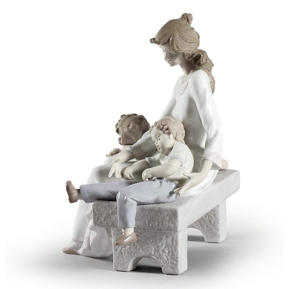 Sculptura An afternoon Nap Mother by Antonio Ramos - LLADRO Sculptura An afternoon Nap Mother by Antonio Ramos - LLADRO