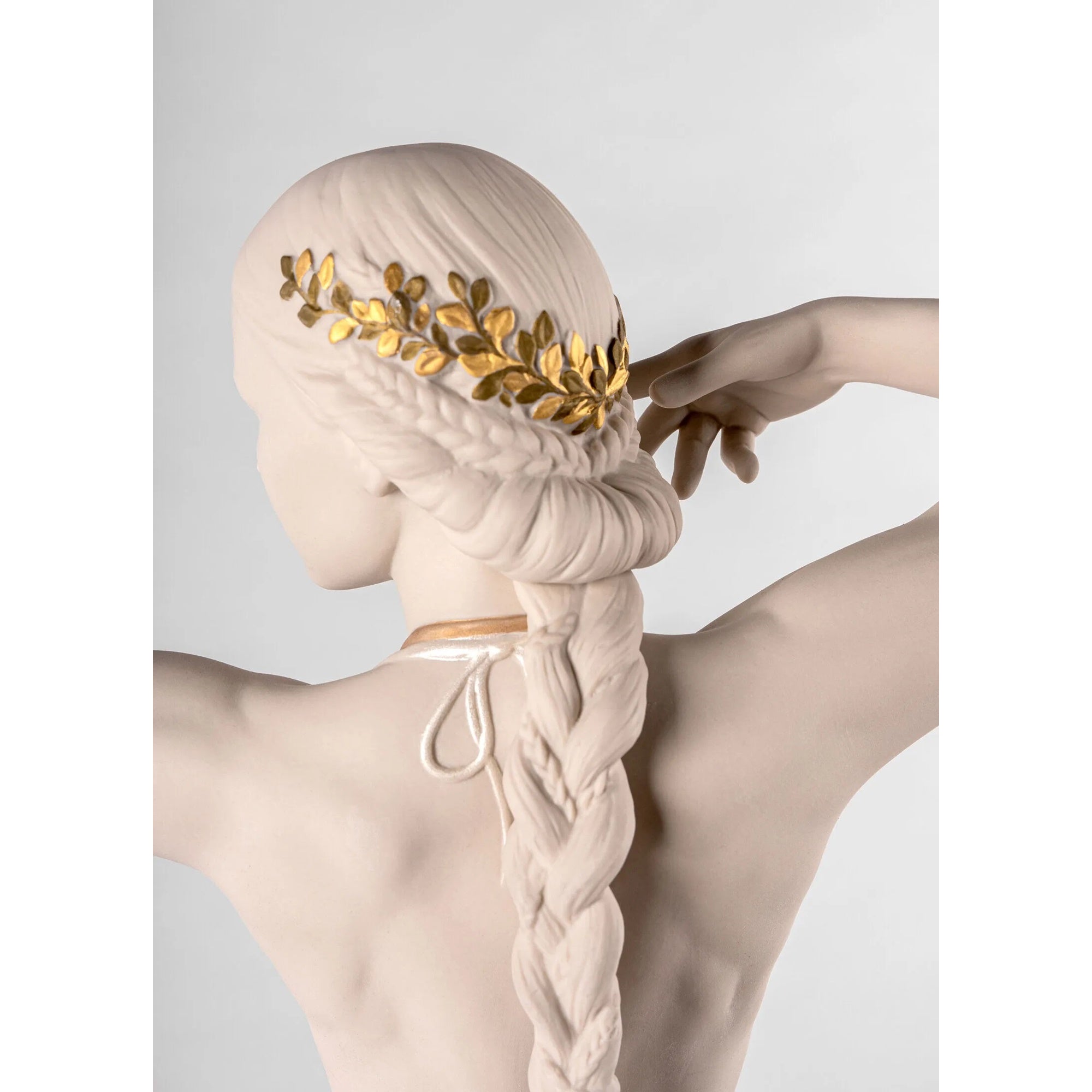 Sculptura din portelan, Diana by Ernest Massuet - LLADRO Sculptura din portelan, Diana by Ernest Massuet - LLADRO