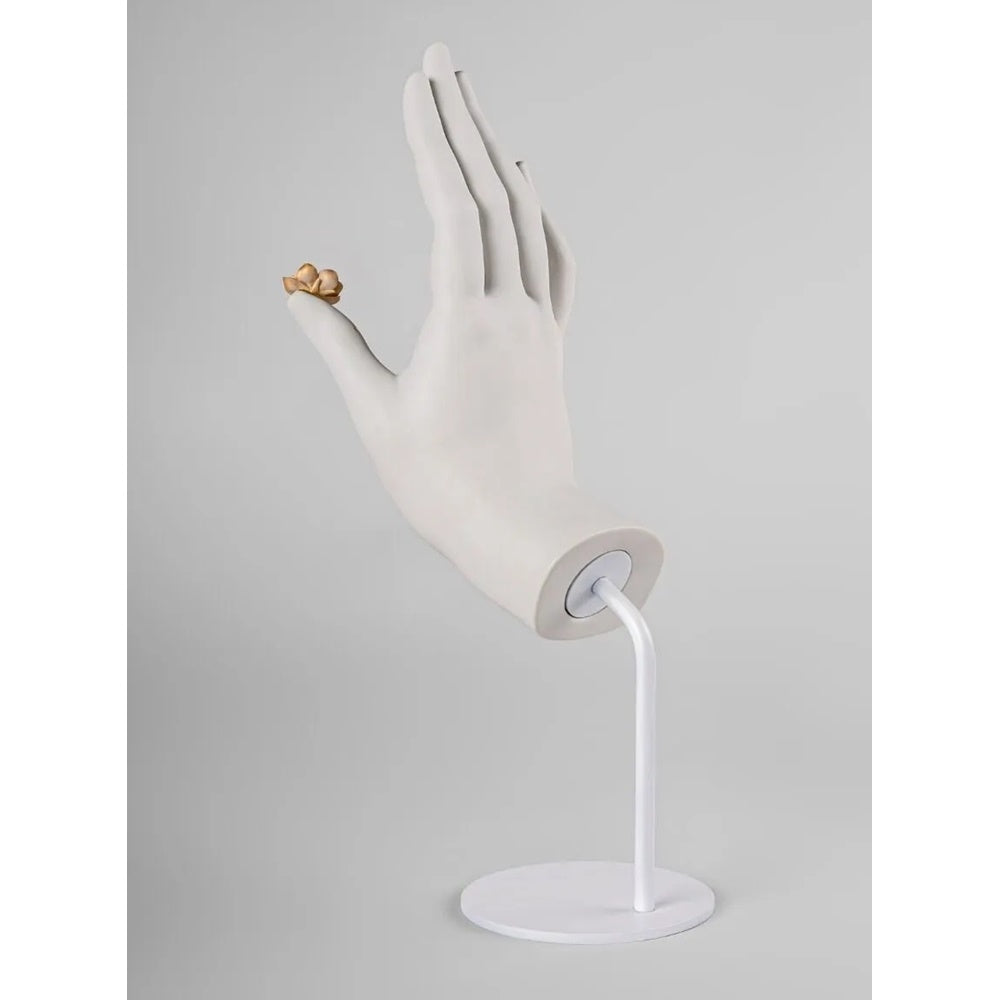 Sculptura din portelan, Protection Mudra by Dept. Diseno y Decoracion - LLADRO Sculptura din portelan, Protection Mudra by Dept. Diseno y Decoracion - LLADRO