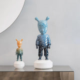 Sculptura din portelan, 30 cm, The Guest by Supakitch - LLADRO Sculptura din portelan, 30 cm, The Guest by Supakitch - LLADRO
