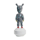 Sculptura din portelan, 30 cm, The Guest by Tim Biskup - LLADRO Sculptura din portelan, 30 cm, The Guest by Tim Biskup - LLADRO
