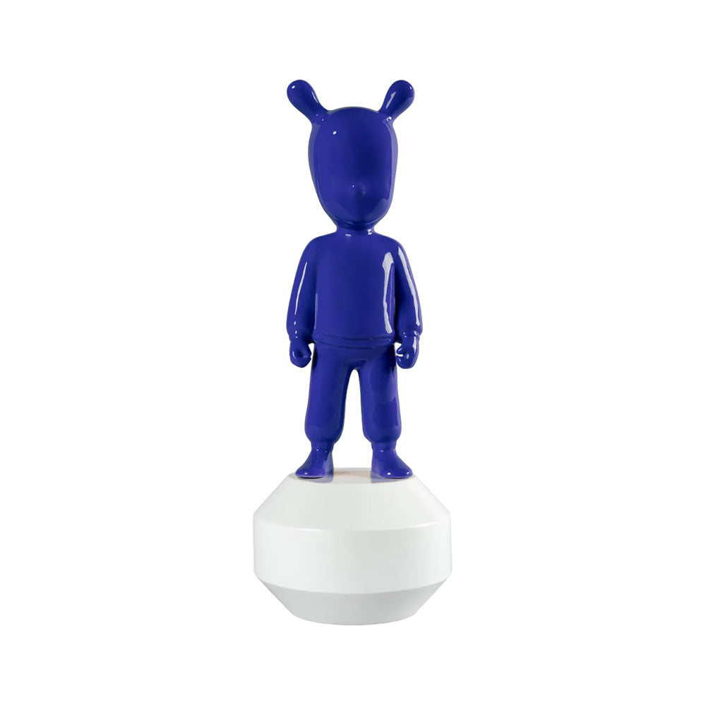Sculptura din portelan, 30 cm, The Indigo Blue Guest by Jaime Hayon - LLADRO Sculptura din portelan, 30 cm, The Indigo Blue Guest by Jaime Hayon - LLADRO