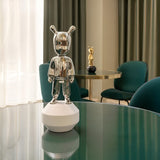 Sculptura din portelan, 30 cm, The Silver Guest by Jaime Hayon - LLADRO Sculptura din portelan, 30 cm, The Silver Guest by Jaime Hayon - LLADRO