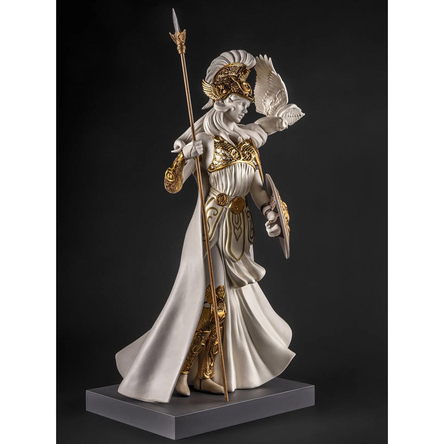 Sculptura din portelan, Athena by Jose Santaeulalia - LLADRO Sculptura din portelan, Athena by Jose Santaeulalia - LLADRO