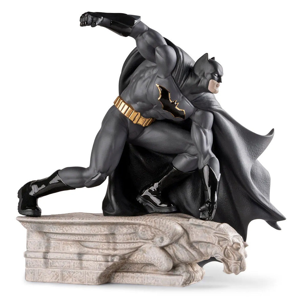Sculptura din portelan Batman by Eva Maria Cuerva - Editie Limitata - LLADRO Sculptura din portelan Batman by Eva Maria Cuerva - Editie Limitata - LLADRO
