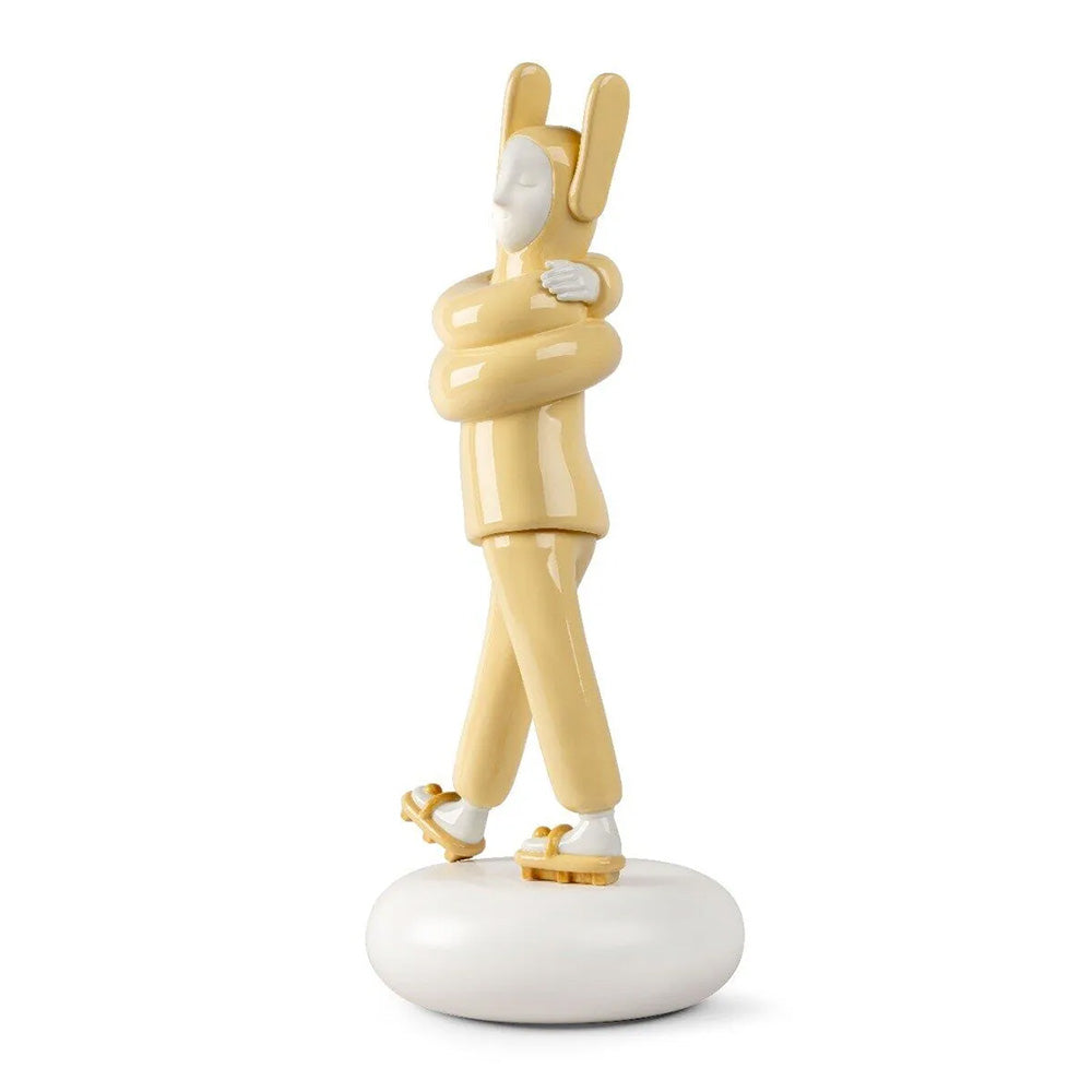 Sculptura din portelan Embraced Yellow by Jaime Hayon - LLADRO Sculptura din portelan Embraced Yellow by Jaime Hayon - LLADRO