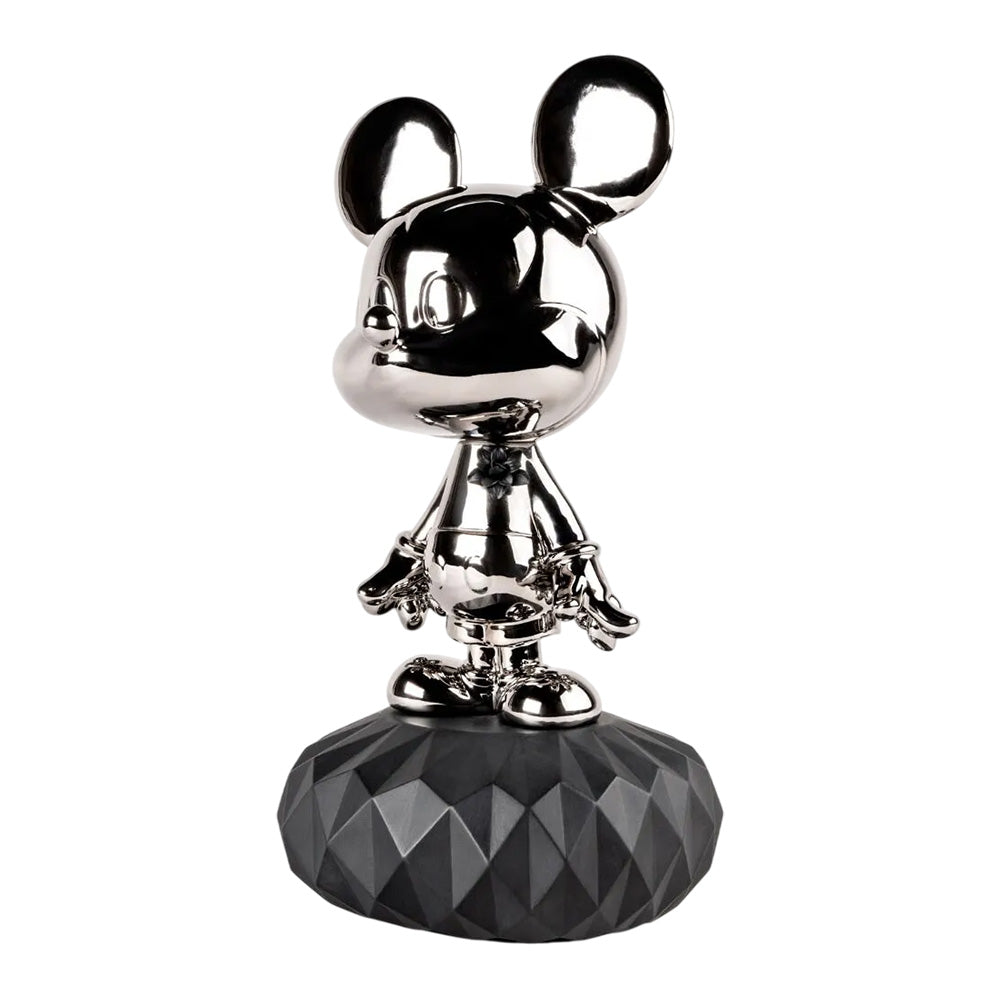 Sculptura din portelan Mickey Mouse Platinum by Eva Maria Cuerva - LLADRO Sculptura din portelan Mickey Mouse Platinum by Eva Maria Cuerva - LLADRO