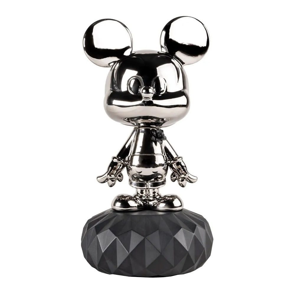 Sculptura din portelan Mickey Mouse Platinum by Eva Maria Cuerva - LLADRO Sculptura din portelan Mickey Mouse Platinum by Eva Maria Cuerva - LLADRO