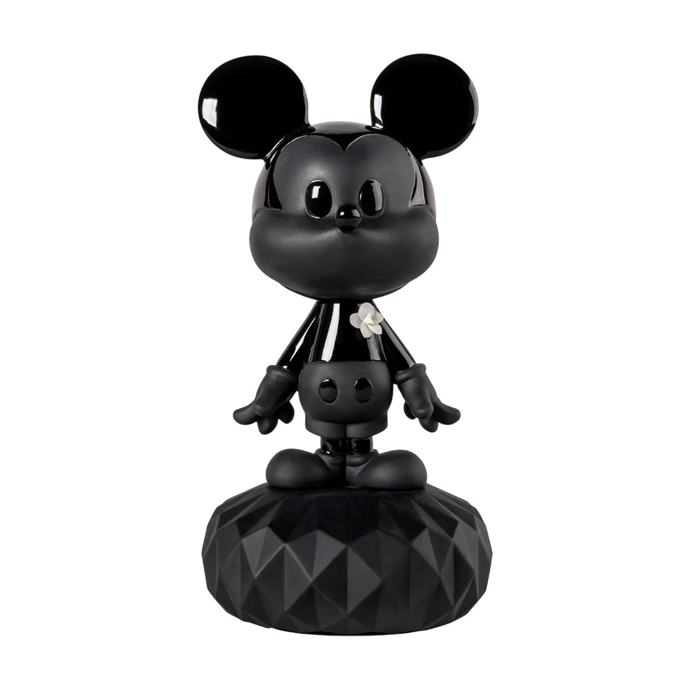 Sculptura din portelan Mickey Mouse Total Black by Eva Maria Cuerva - LLADRO Sculptura din portelan Mickey Mouse Total Black by Eva Maria Cuerva - LLADRO