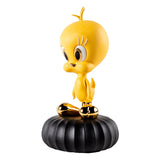 Sculptura din portelan Tweety by Eva Maria Cuerva - LLADRO Sculptura din portelan Tweety by Eva Maria Cuerva - LLADRO