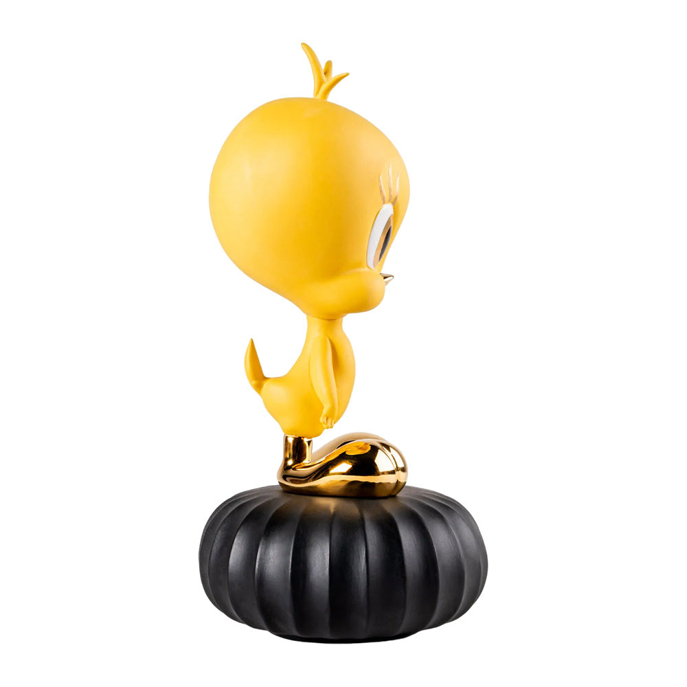 Sculptura din portelan Tweety by Eva Maria Cuerva - LLADRO Sculptura din portelan Tweety by Eva Maria Cuerva - LLADRO