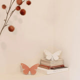 Sculptura fluture din portelan, Golden Luster Coral by Dept. Diseno y Decoracion - LLADRO Sculptura fluture din portelan, Golden Luster Coral by Dept. Diseno y Decoracion - LLADRO
