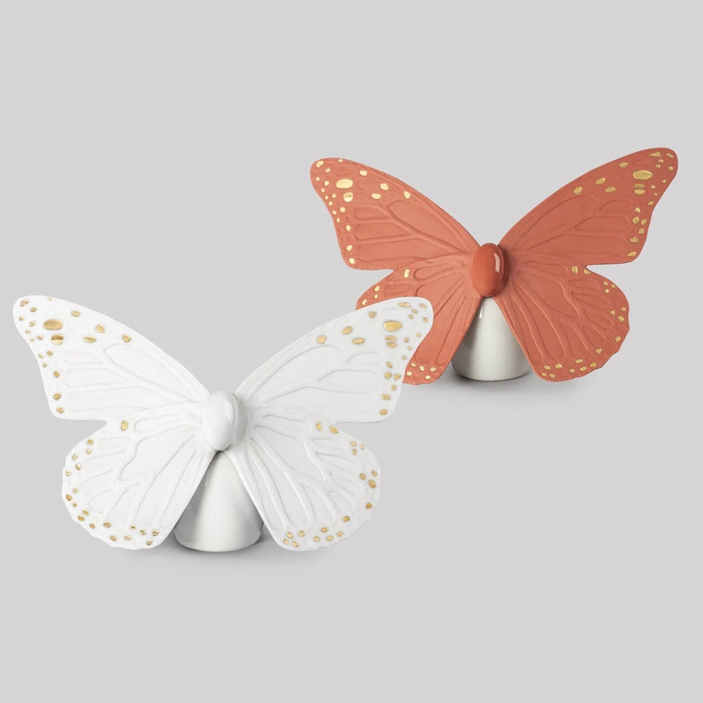 Sculptura fluture din portelan, Golden Luster Coral by Dept. Diseno y Decoracion - LLADRO Sculptura fluture din portelan, Golden Luster Coral by Dept. Diseno y Decoracion - LLADRO