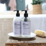 Set cadou gel de dus si lotiune de corp, White Pomegranate, 300 ml, colectia Classic - MAX BENJAMIN Set cadou gel de dus si lotiune de corp, White Pomegranate, 300 ml, colectia Classic - MAX BENJAMIN