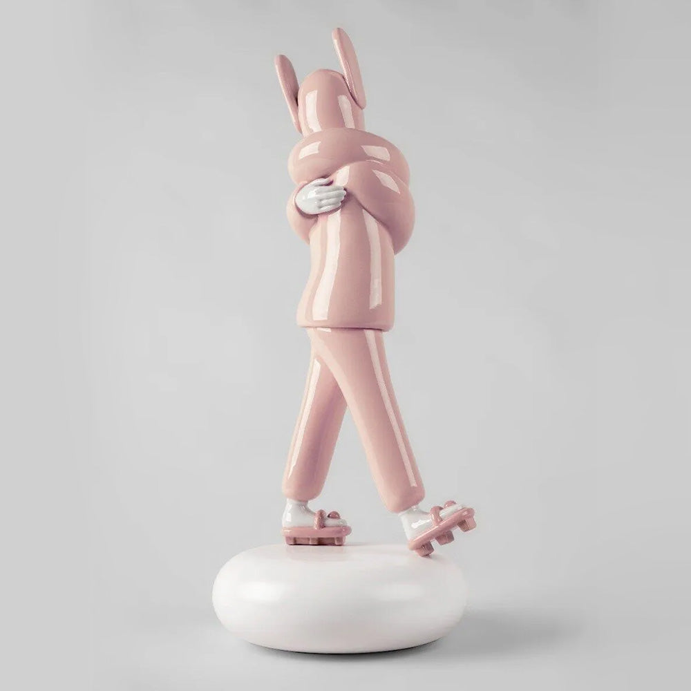 Sculptura din portelan Embraced Pink by Jaime Hayon - LLADRO Sculptura din portelan Embraced Pink by Jaime Hayon - LLADRO