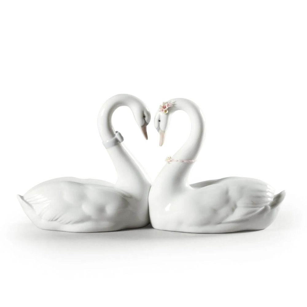 Sculptura din portelan, Endless Love Swans Flowers by Jose Puche - LLADRO