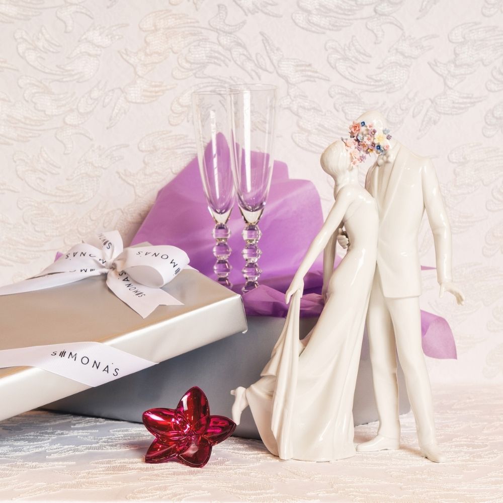Statueta din portelan, Love I Blossoms by Virginia Gonzalez - LLADRO